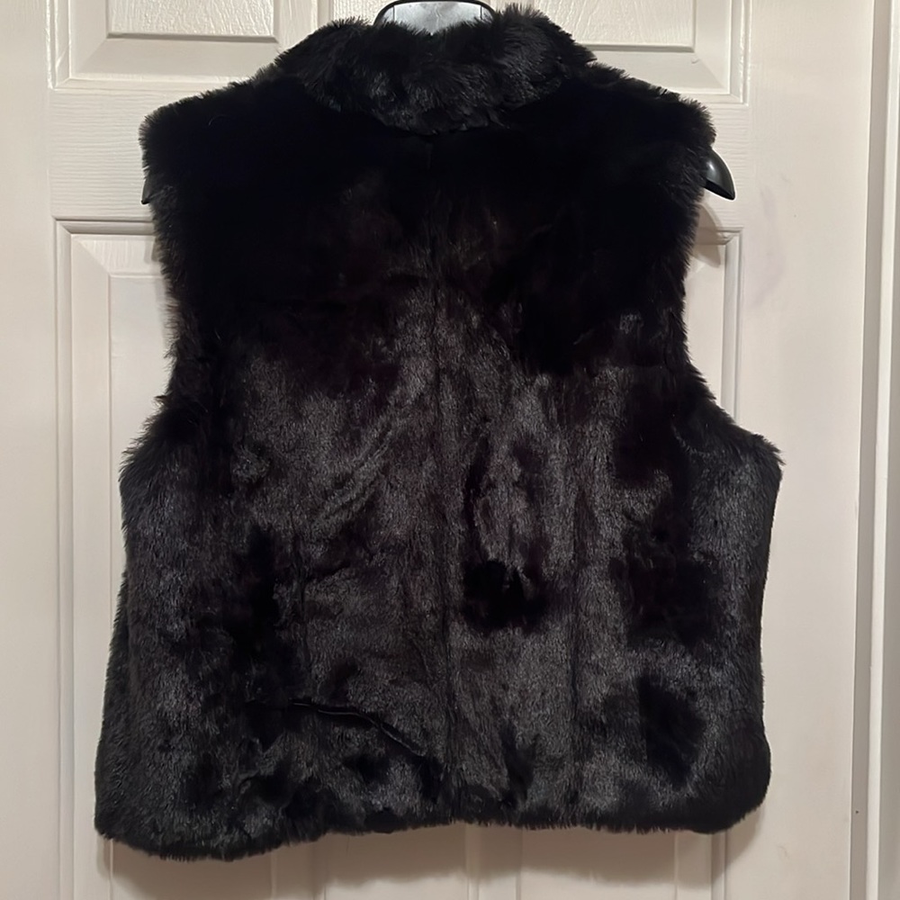 Black Faux Fur Vest - Picture 2 of 5